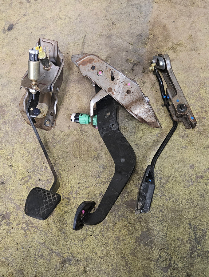 2003-2007 Honda Accord/ 2004-2008 Acura Tsx Manual Pedal Assembly