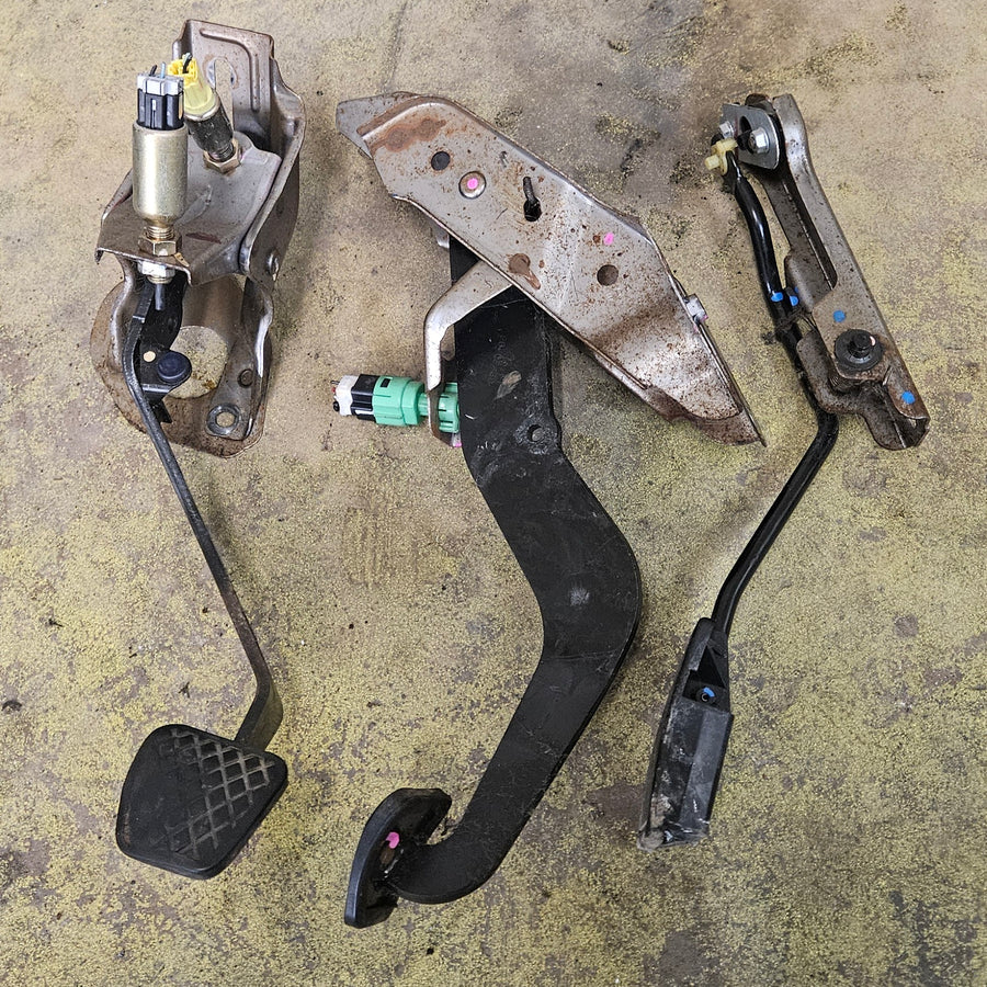 2003-2007 Honda Accord/ 2004-2008 Acura Tsx Manual Pedal Assembly